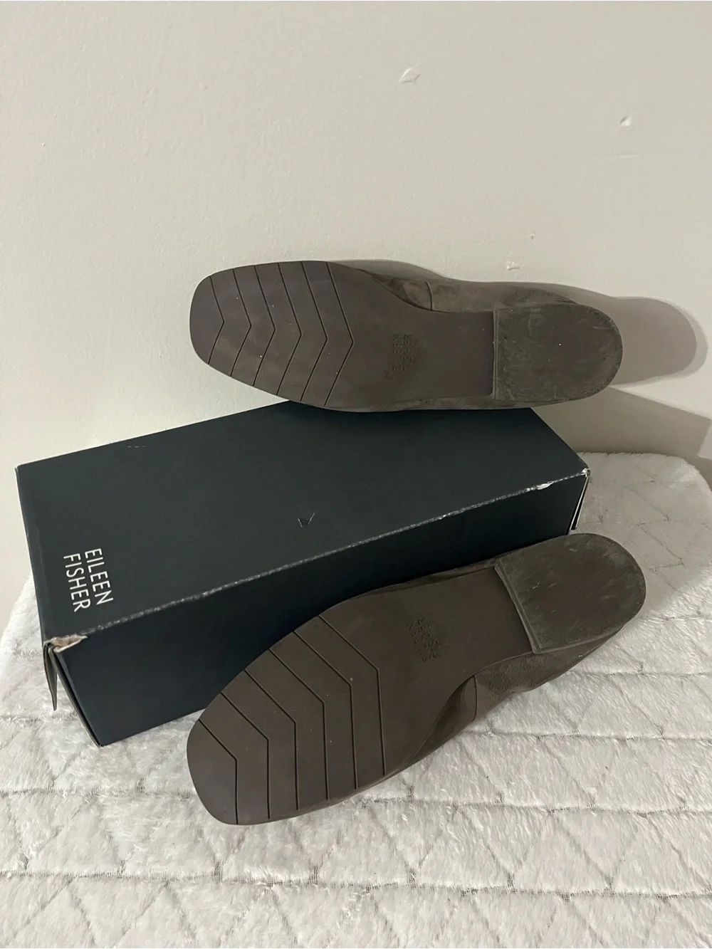 Eileen Fisher Sim Tumbled Nubuck Loafer in Rye size US 9 womens